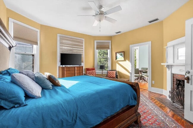 205 SE 7th St in Gainesville, FL - Foto de edificio - Building Photo