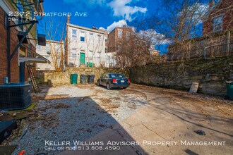 2372 Stratford Ave in Cincinnati, OH - Building Photo - Building Photo