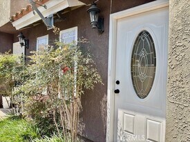 686 Park Dr, Unit B2 in Costa Mesa, CA - Building Photo