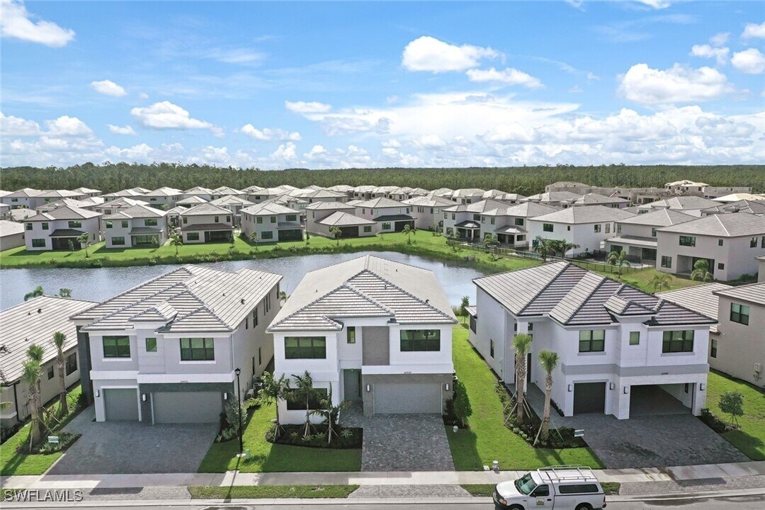 20939 Thistle Leaf Ln in Estero, FL - Building Photo