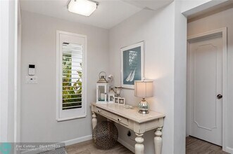 6251 NE 22nd Ave in Fort Lauderdale, FL - Building Photo - Building Photo