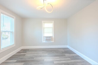 37 Quintard Ave in Norwalk, CT - Building Photo - Building Photo