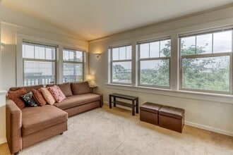 1609 S Weller St in Seattle, WA - Building Photo - Building Photo