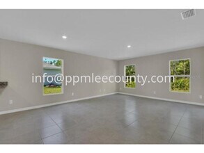 4071 Conestoga St in Port Charlotte, FL - Building Photo - Building Photo