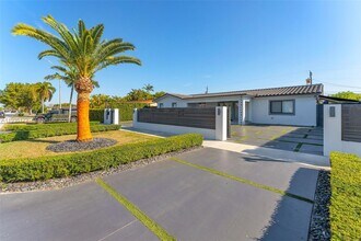 2845 SW 127th Ave in Miami, FL - Building Photo - Building Photo