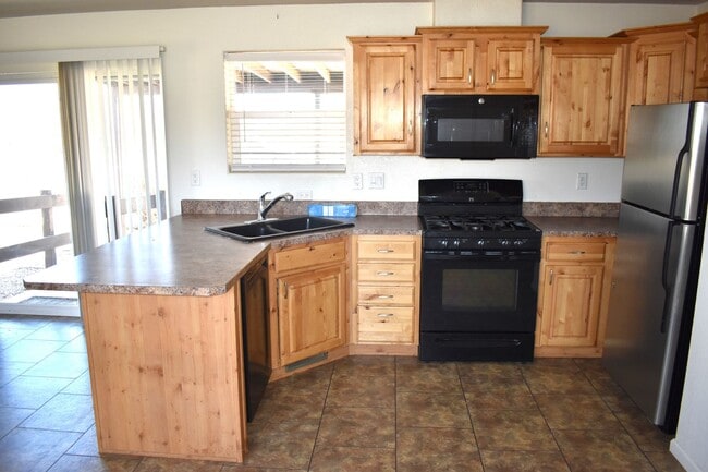 404 Highway 82 in Huachuca City, AZ - Building Photo - Building Photo