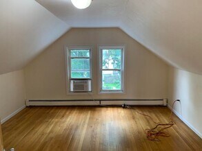 264 Foster St in Boston, MA - Building Photo - Building Photo