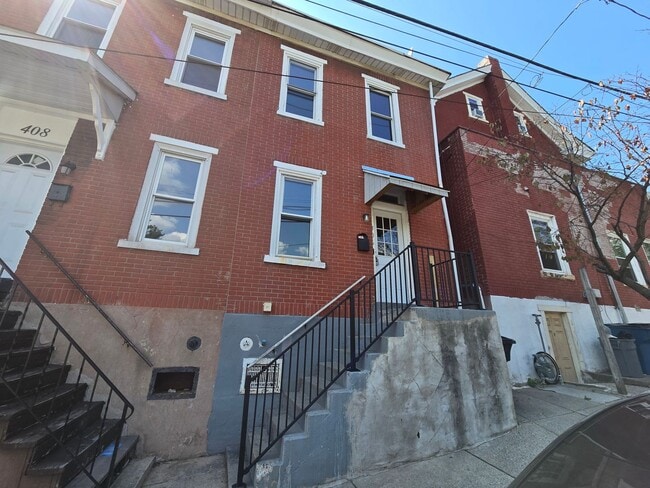 property at 406 Pawnee St