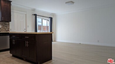 1728 S Robertson Blvd in Los Angeles, CA - Building Photo - Building Photo