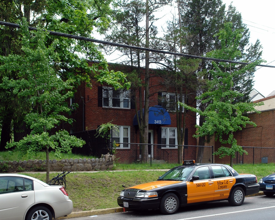 3413 Rhode Island Ave in Mount Rainier, MD - Foto de edificio