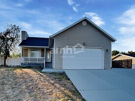3328 Celebration Dr in West Valley City, UT - Building Photo
