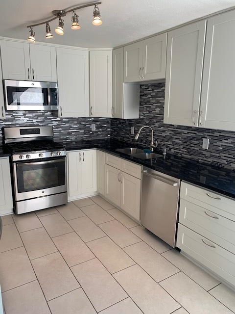 property at 11916 Venice Blvd