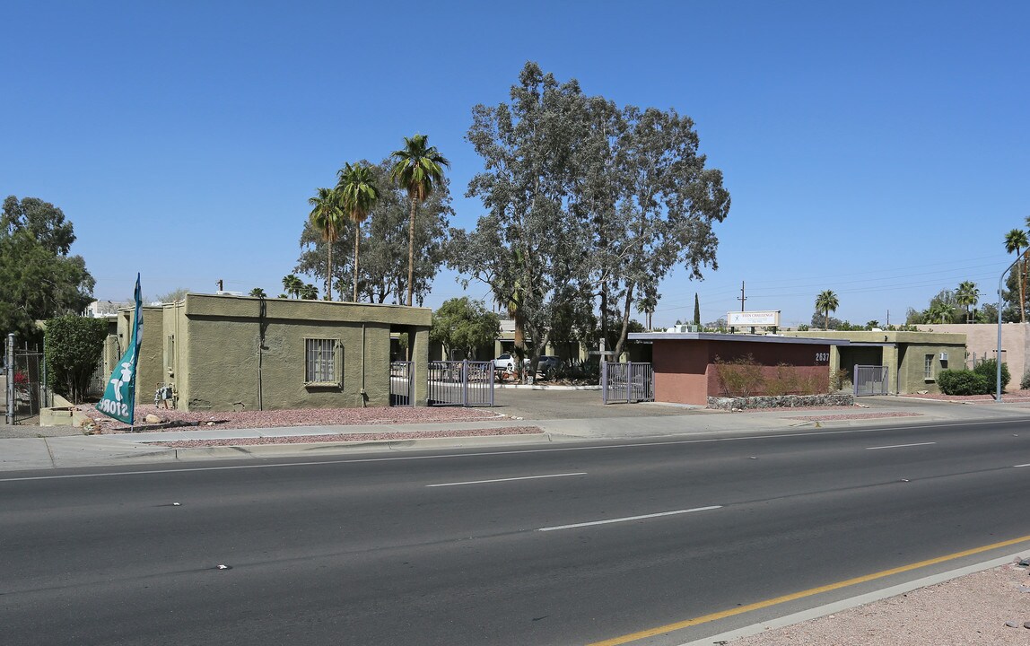 2637 N Oracle Rd in Tucson, AZ - Building Photo