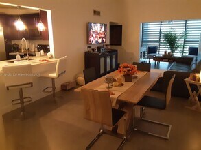 9409 Fontainebleau Blvd in Miami, FL - Building Photo - Building Photo