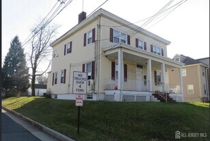 187 Main St in Woodbridge Township, NJ - Building Photo