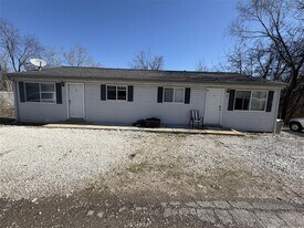 17 North Dr in Fenton, MO - Building Photo