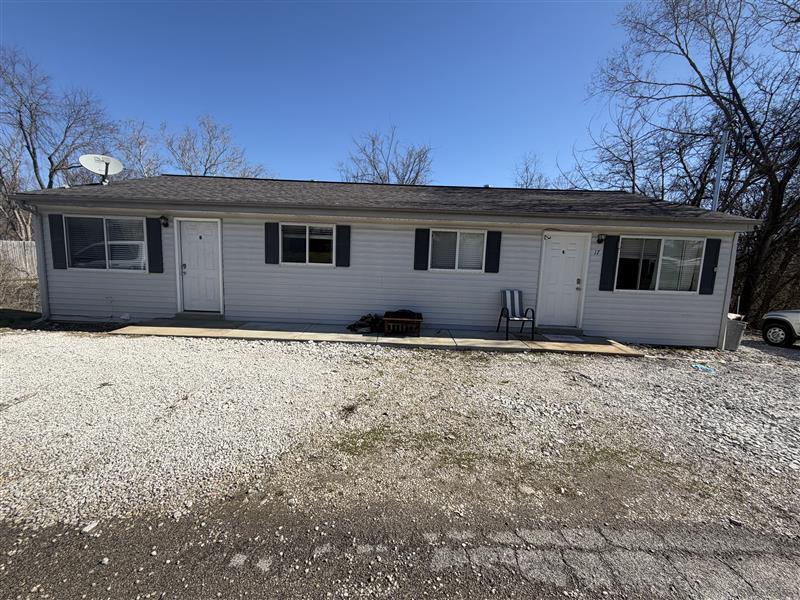 17 North Dr in Fenton, MO - Building Photo