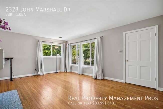 2328 John Marshall Dr in Arlington, VA - Building Photo - Building Photo