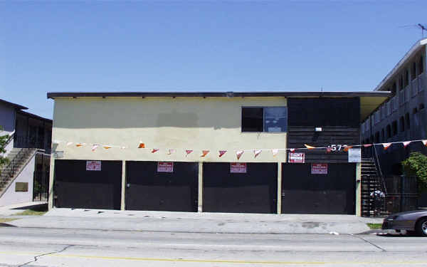 1572 Pacific Ave in Long Beach, CA - Building Photo - Building Photo