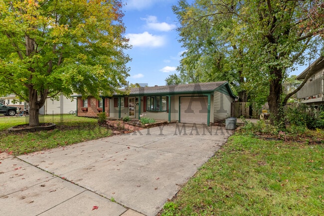 913 N Wilbur Ln in Wichita, KS - Building Photo - Building Photo