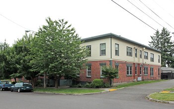 Emmons Apartments in Tacoma, WA - Building Photo - Building Photo