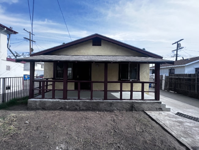 property at 5850 Estrella Ave