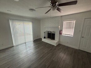 2816 Ashe Rd in Bakersfield, CA - Building Photo - Building Photo