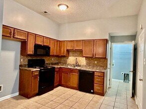 6840 Kamali Ave in Cordova, TN - Building Photo - Building Photo