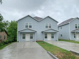 9026 Everglade Dr in Houston, TX - Building Photo