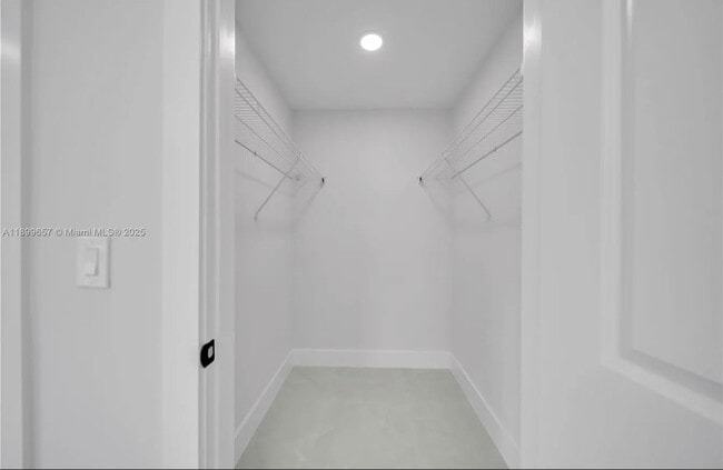 513 Walter Gifford Ave S in Lehigh Acres, FL - Building Photo - Building Photo