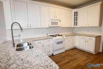 736 Hobbs Rd SE in Huntsville, AL - Building Photo - Building Photo