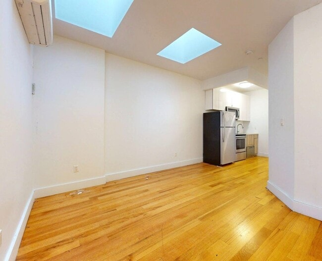 West 134th Street, Unit 4PH in New York, NY - Foto de edificio - Building Photo