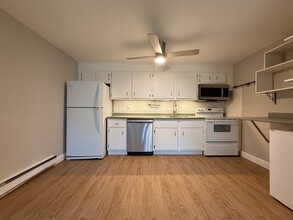 96 Richardson Rd in Chelmsford, MA - Building Photo - Building Photo