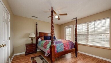 410 N Oliver Ave in Fayetteville, AR - Building Photo - Building Photo