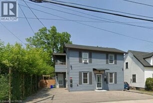 773 Lawrence Rd in Hamilton, ON - Building Photo