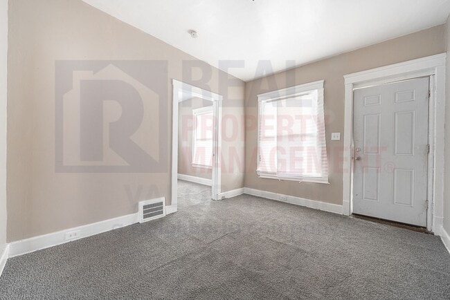 897 Stevenson Rd in Cleveland, OH - Building Photo - Building Photo