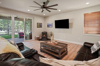 17110 Crane Dr in Bend, OR - Building Photo - Building Photo
