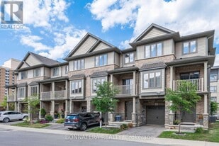 7 Lakefront Dr in Hamilton, ON - Building Photo