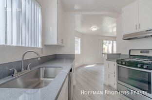 8556 Cashio St in Los Angeles, CA - Building Photo