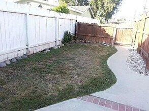 136 E 21ST ST, Unit B103 in Costa Mesa, CA - Building Photo - Building Photo