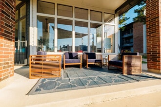 Bridgeport in Irving, TX - Foto de edificio - Building Photo