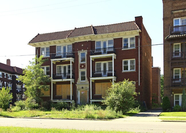 Hillcrest Superior Apartments in Cleveland, OH - Building Photo - Building Photo