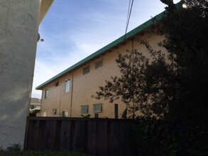 418 Roosevelt Ave in Sunnyvale, CA - Foto de edificio - Building Photo