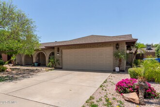 1875 E Auburn Dr in Tempe, AZ - Foto de edificio - Building Photo