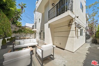 1529 S Beverly Dr in Los Angeles, CA - Building Photo - Building Photo