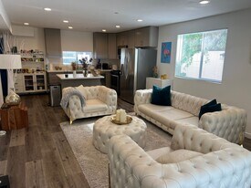 1119 N Berendo St in Los Angeles, CA - Building Photo