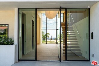 2501 Banyan Dr in Los Angeles, CA - Building Photo - Building Photo
