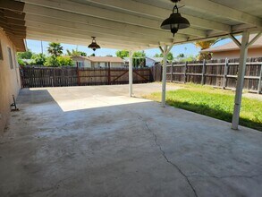 6650 Chandler Dr in Sacramento, CA - Building Photo - Building Photo