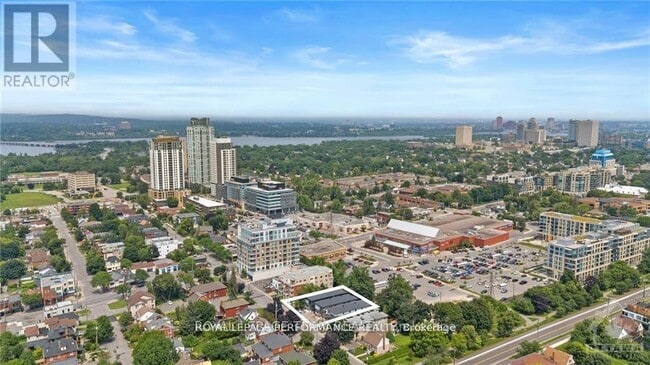 417 Tweedsmuir Ave in Ottawa, ON - Building Photo - Building Photo
