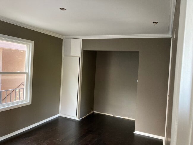 1526 E Wilson Ave, Unit Studio Apartment in Glendale, CA - Foto de edificio - Building Photo